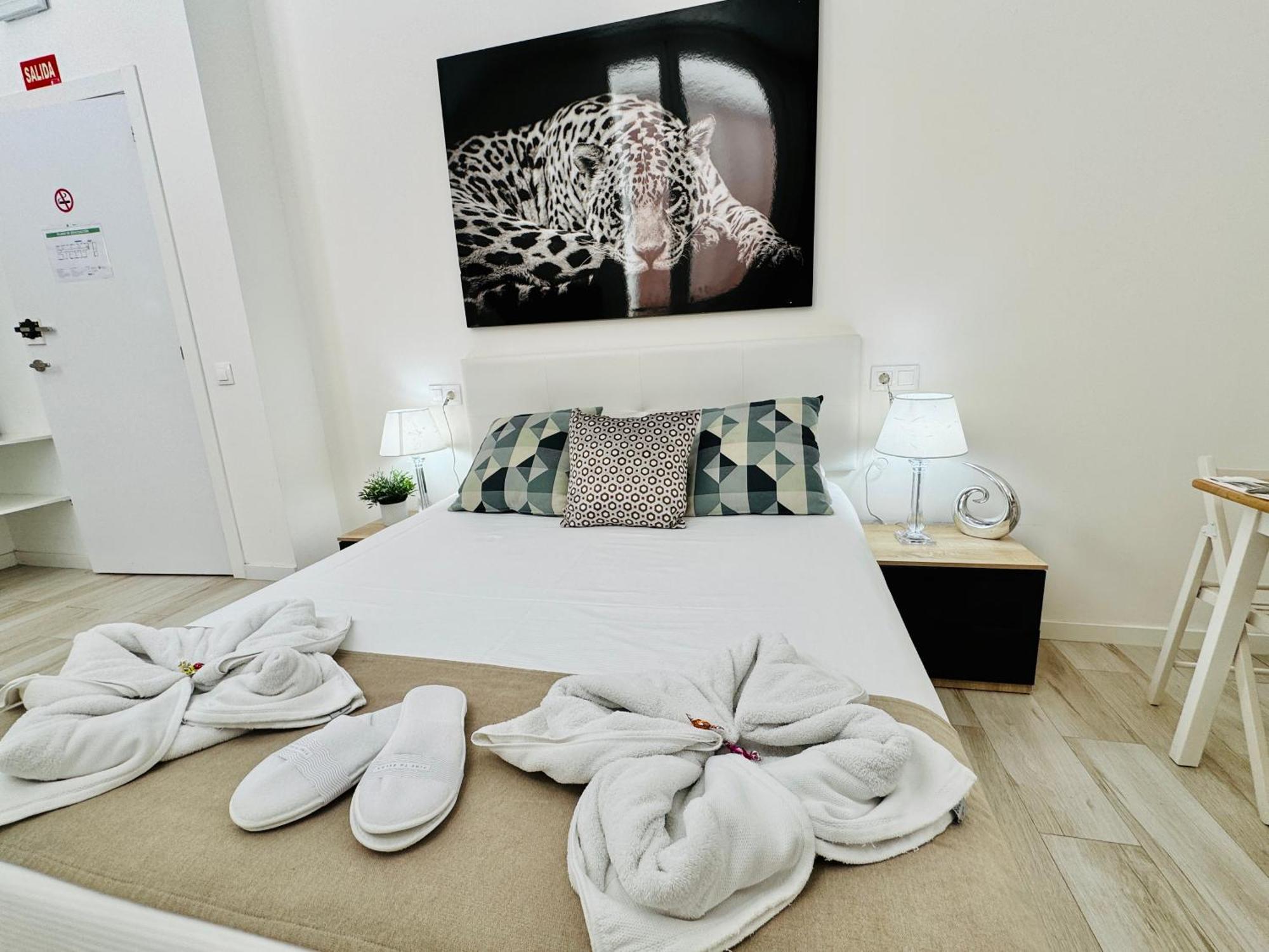 Cinco Torres Suites มาดริด ภายนอก รูปภาพ